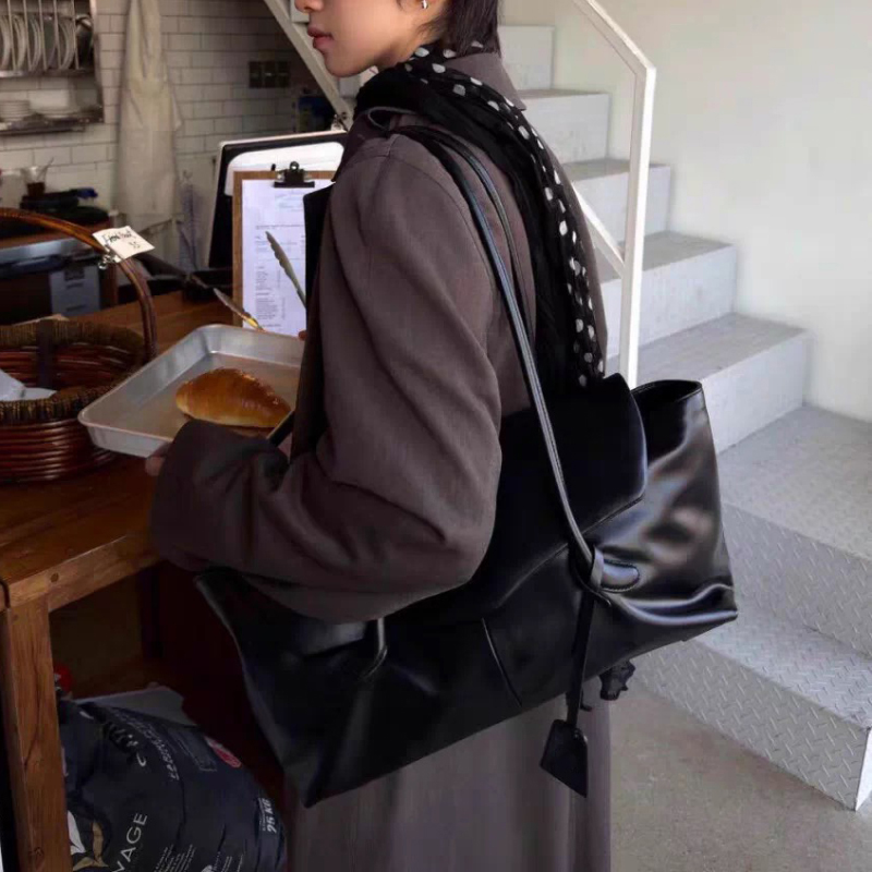 กระเป๋าสะพายไหล่ทรงโฮโบ ความจุ - Leatherwork Designs บทวิจารณ์และราคา